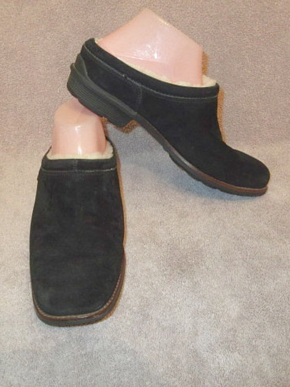 UGG Shoreham Suede Mule Clog Size 9 Sheepskin Slip On Cozy Comfort Shoe Lug Sole
